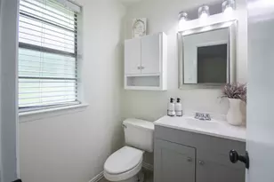 703 N Douglas Ave, Cleburne, TX 76033 - Photo 16
