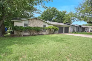 703 N Douglas Ave, Cleburne, TX 76033 - Photo 2