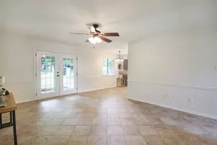 703 N Douglas Ave, Cleburne, TX 76033 - Photo 6