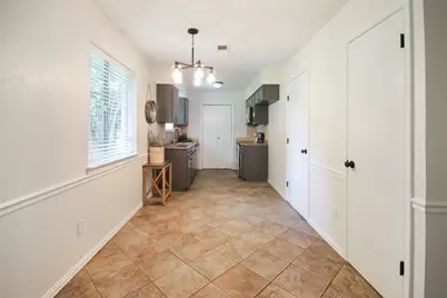 703 N Douglas Avenue, Cleburne, TX 76033 - Photo 10