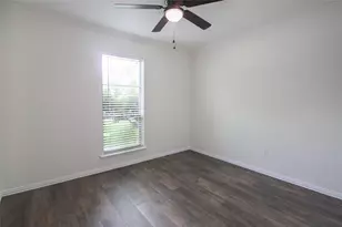 703 N Douglas Ave, Cleburne, TX 76033 - Photo 12