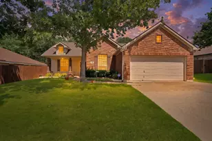 3829 Chimney Rock Dr, Denton, TX 76210 - Photo 2