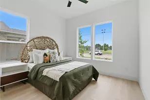 3031 Valentine St, Dallas, TX 75215 - Photo 2