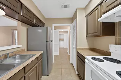 935 Cedarland Boulevard, Arlington, TX 76011 - Photo 18