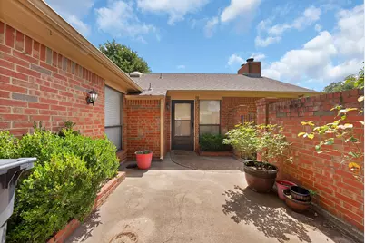 935 Cedarland Boulevard, Arlington, TX 76011 - Photo 10