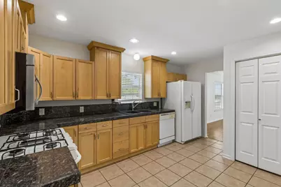1516 Baxley Street, Carrollton, TX 75006 - Photo 6