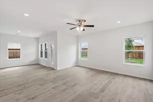 905 Collegiate Dr, Little Elm, TX 75068 - Photo 16