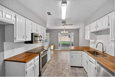 7333 Misty Meadow Drive S, Fort Worth, TX 76133 - Photo 10