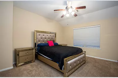 9158 Sunlight Oak Lane, Houston, TX 77070 - Photo 6