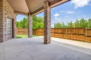 7124 Playa Imperial Ln, Grand Prairie, TX 75054 - Photo 4