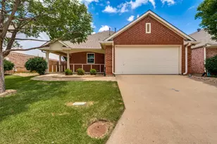 2316 Clermont Ln, Denton, TX 76205 - Photo 2