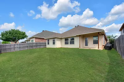513 Crescent Creek Lane, Fort Worth, TX 76140 - Photo 4