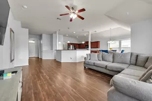 513 Crescent Creek Ln, Fort Worth, TX 76140 - Photo 22