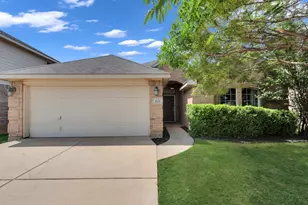 513 Crescent Creek Ln, Fort Worth, TX 76140 - Photo 2