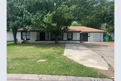 1211 Belmont Street, Gainesville, TX 76240 - Photo 1