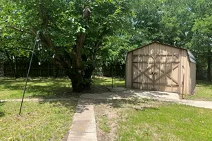 1211 Belmont St, Gainesville, TX 76240 - Photo 4