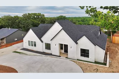 1405 Apache Court, Joshua, TX 76058 - Photo 2