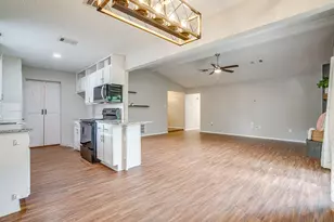 7612 Ripple Creek Ct, Fort Worth, TX 76120 - Photo 12