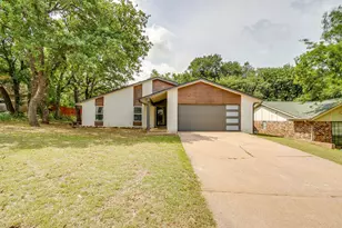 7612 Ripple Creek Ct, Fort Worth, TX 76120 - Photo 2