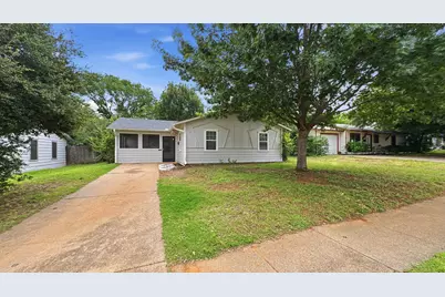 612 Aransas Drive, Euless, TX 76039 - Photo 2