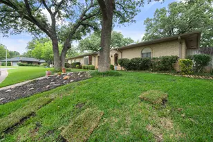 2801 Valparaiso Trail, Arlington, TX 76017 - Photo 2