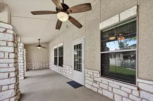815 Earhart Ave, Grand Prairie, TX 75051 - Photo 4