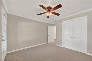 815 Earhart Ave, Grand Prairie, TX 75051 - Photo 20
