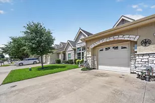 815 Earhart Ave, Grand Prairie, TX 75051 - Photo 2