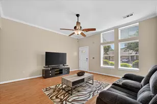 815 Earhart Ave, Grand Prairie, TX 75051 - Photo 8