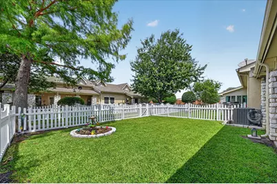 815 Earhart Avenue, Grand Prairie, TX 75051 - Photo 28