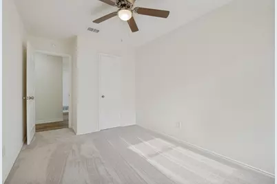 1905 Lakeview Drive, Grand Prairie, TX 75051 - Photo 10