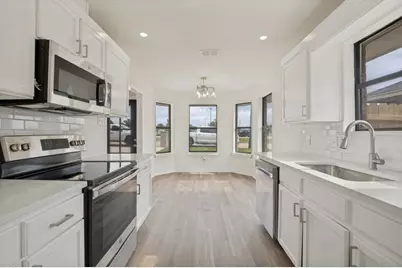 1905 Lakeview Drive, Grand Prairie, TX 75051 - Photo 6