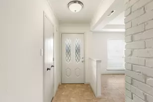 242 Woodcrest Dr, Richardson, TX 75080 - Photo 2