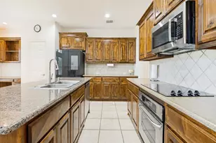 3019 Riverwood Ln, Grand Prairie, TX 75052 - Photo 4
