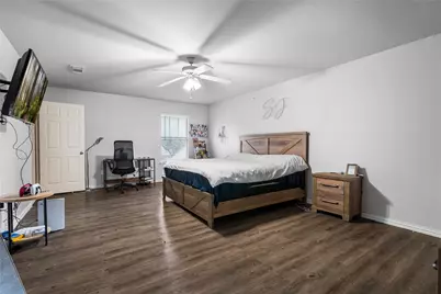 172 High School Drive, Lewisville, TX 75057 - Photo 22