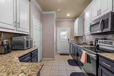 172 High School Drive, Lewisville, TX 75057 - Photo 10