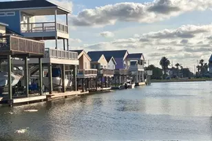 16715 Tahiti Way, Jamaica Beach, TX 77554 - Photo 2