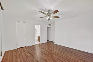 2718 Clover Valley Dr, Garland, TX 75043 - Photo 20