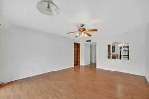 2718 Clover Valley Dr, Garland, TX 75043 - Photo 16
