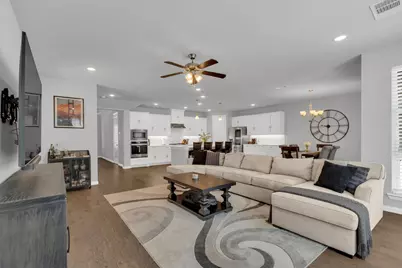 3908 Lucan Lane, Lewisville, TX 75056 - Photo 8