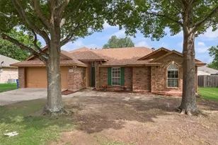 302 Newfield St, Venus, TX 76084 - Photo 2