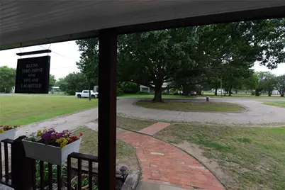 504 N Fordyce Street, Blooming Grove, TX 76626 - Photo 4