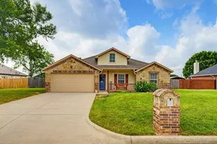 2108 Ridgewood Dr, Bridgeport, TX 76426 - Photo 2