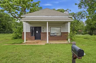 508 W Willingham St, Cleburne, TX 76033 - Photo 1