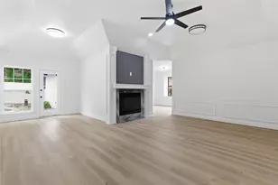 237 Bradford Dr, Hurst, TX 76053 - Photo 6