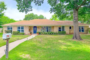 1604 Crestmont Ave, Corsicana, TX 75110 - Photo 1