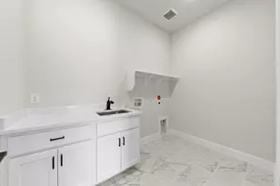 629 Bunchberry St, Fort Worth, TX 76247 - Photo 6