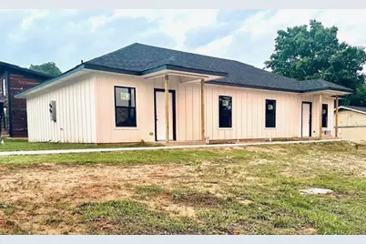 1235 E Houston Street NE, Paris, TX 75460 - Photo 1