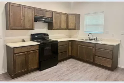 1235 E Houston Street NE, Paris, TX 75460 - Photo 8