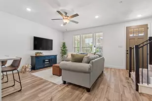 2529 Barnwood Ln, Garland, TX 75042 - Photo 4